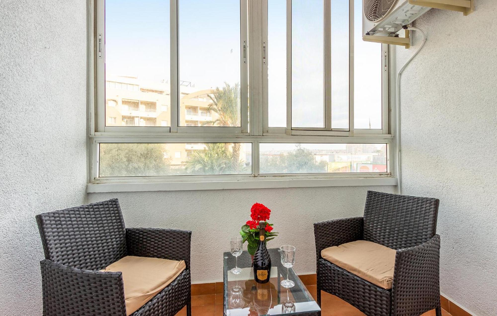 Amazing Apartment In Torrevieja With Kitchen Kültér fotó