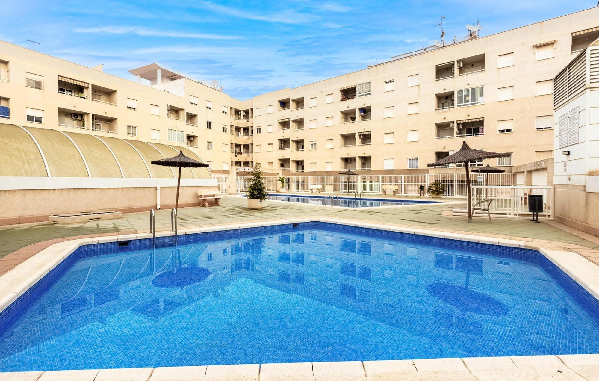 Amazing Apartment In Torrevieja With Kitchen Kültér fotó